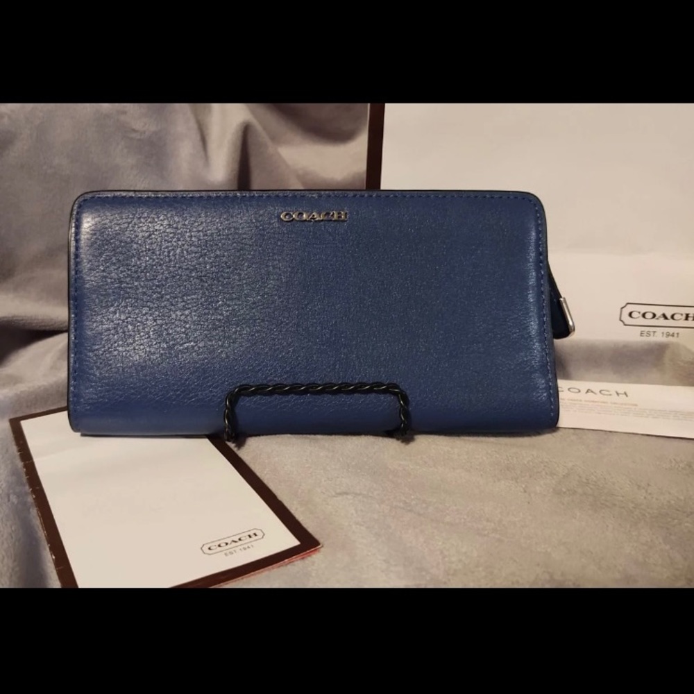 Coach Cornwall blue Saffiano wallet